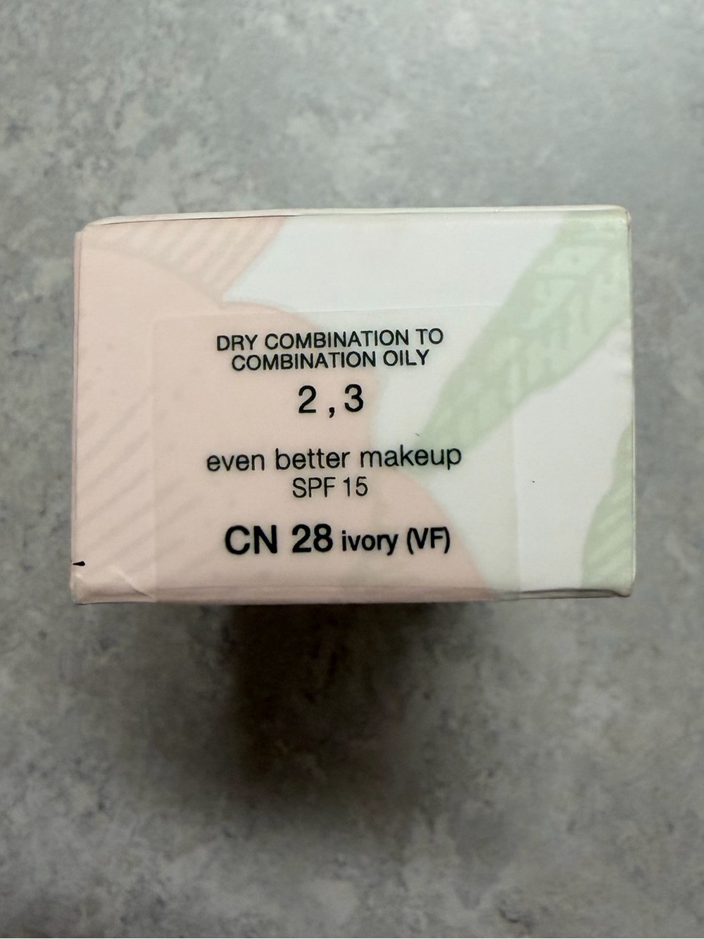 Clinique Even Better Makeup SPF 15 - Ivory (CN 28) - Picture 2 of 2